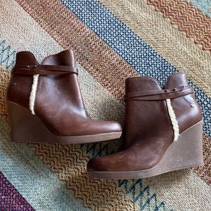 Ugg brown leather wedge booties with Sherpa footbed size 8